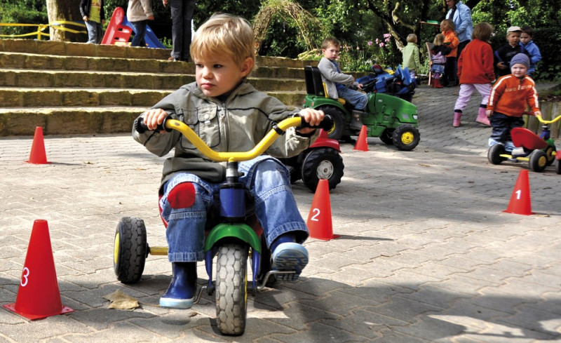 epl170163-01.jpg